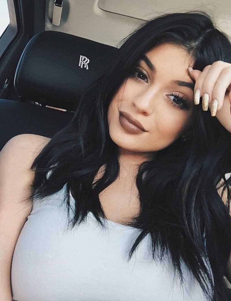 Селфи брюнеток