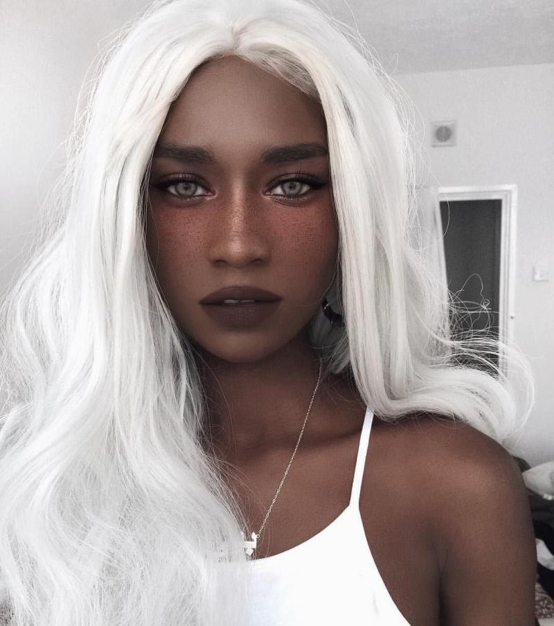 Темные девушки со светлыми волосами