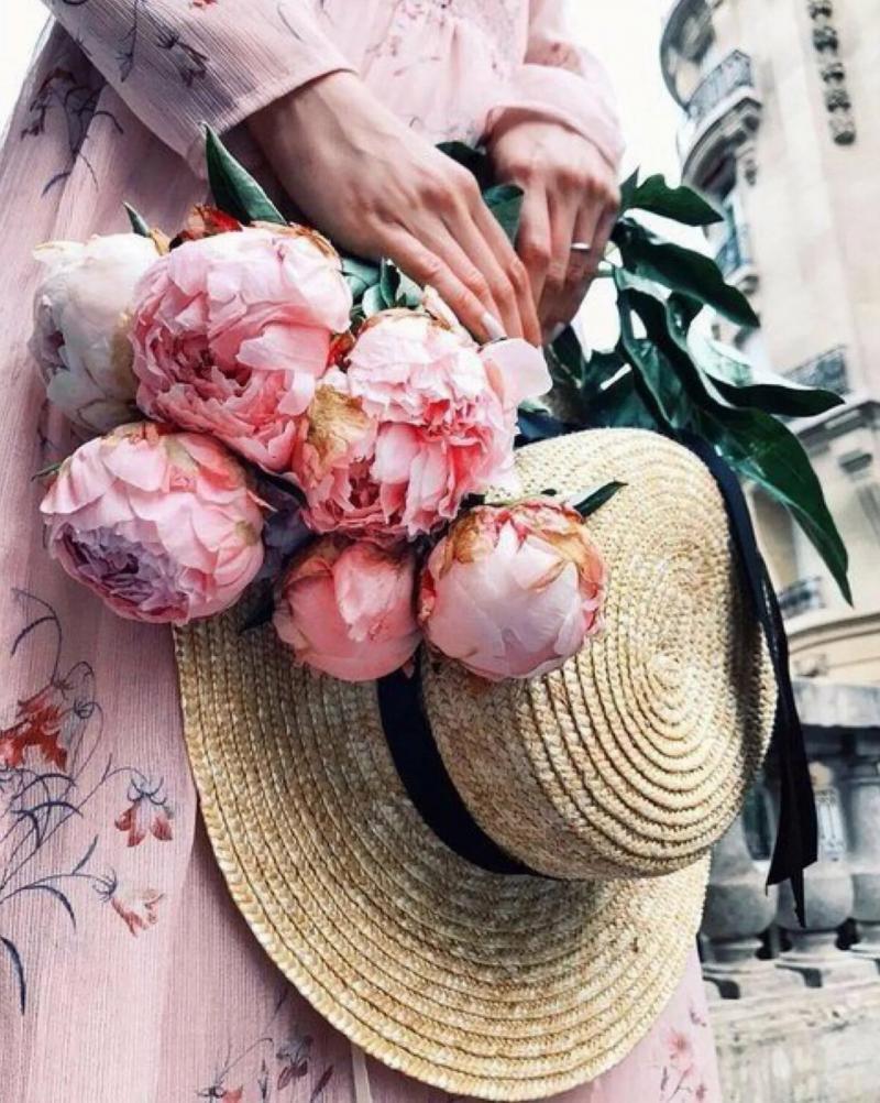 Женщины с цветами