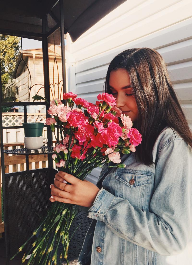 Женщины с цветами