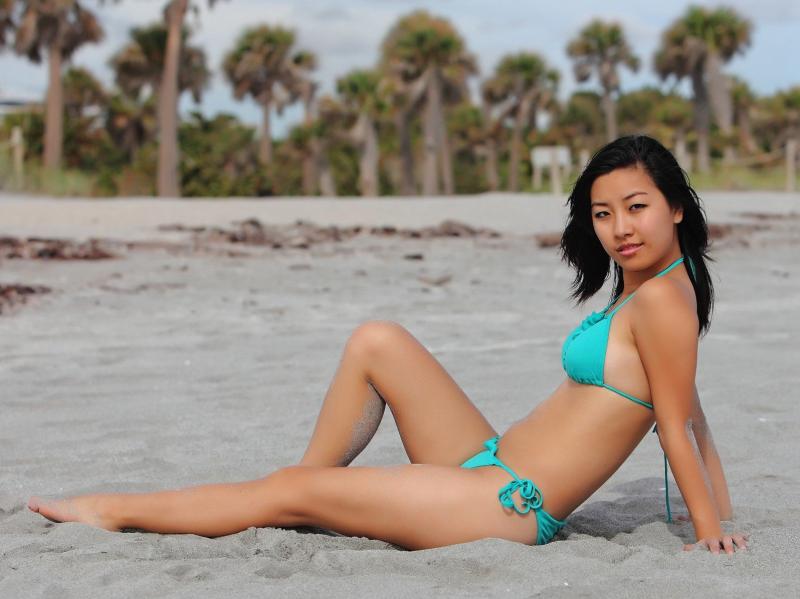 Бурятские девушки в купальнике