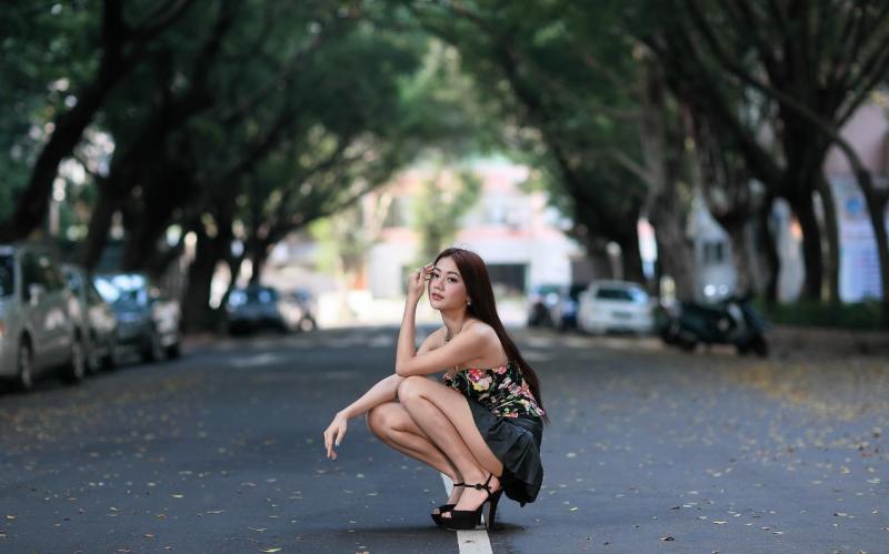 Девушки на улицах Екатеринбурга