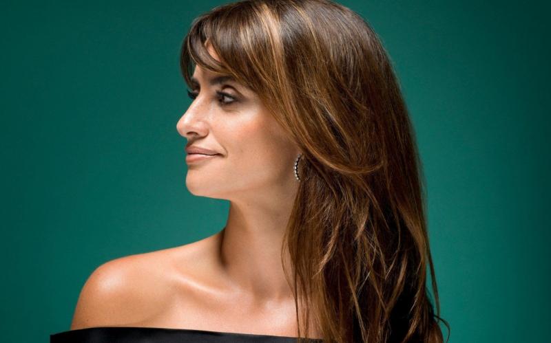 Длинный нос у девушки