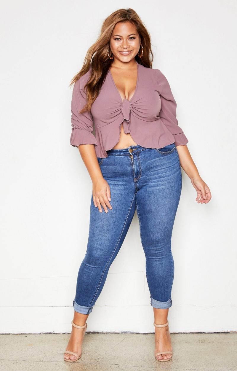 Джинсы на полных женщин с животом