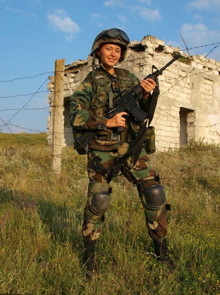 Фото: Юлия сняла военную форму