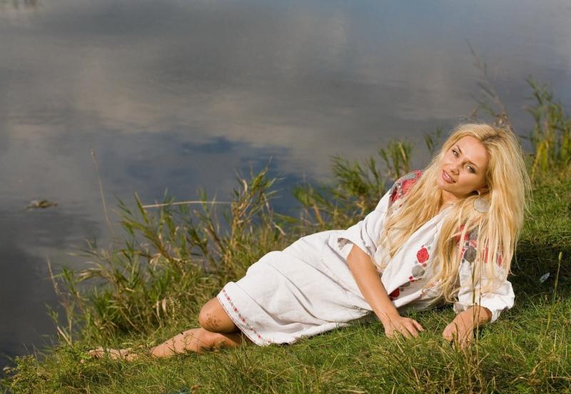 Языческие девушки