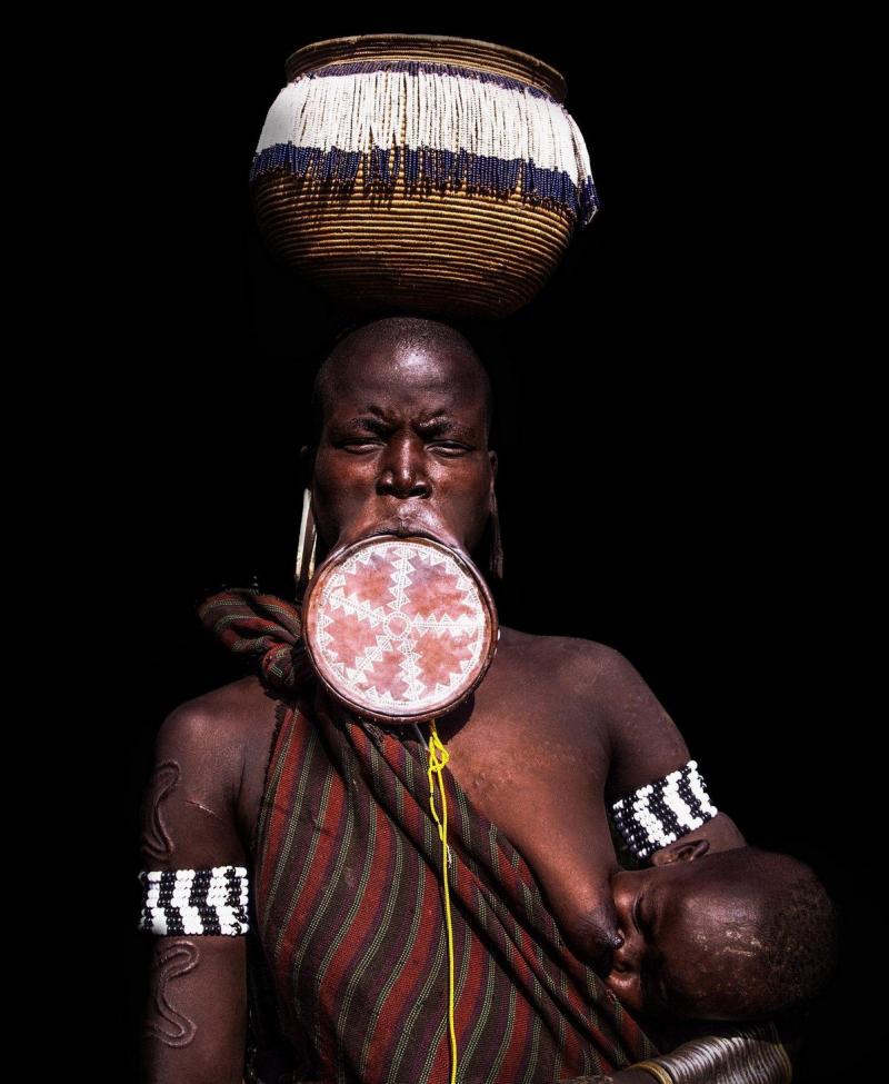 Эфиопия племя Мурси женщины