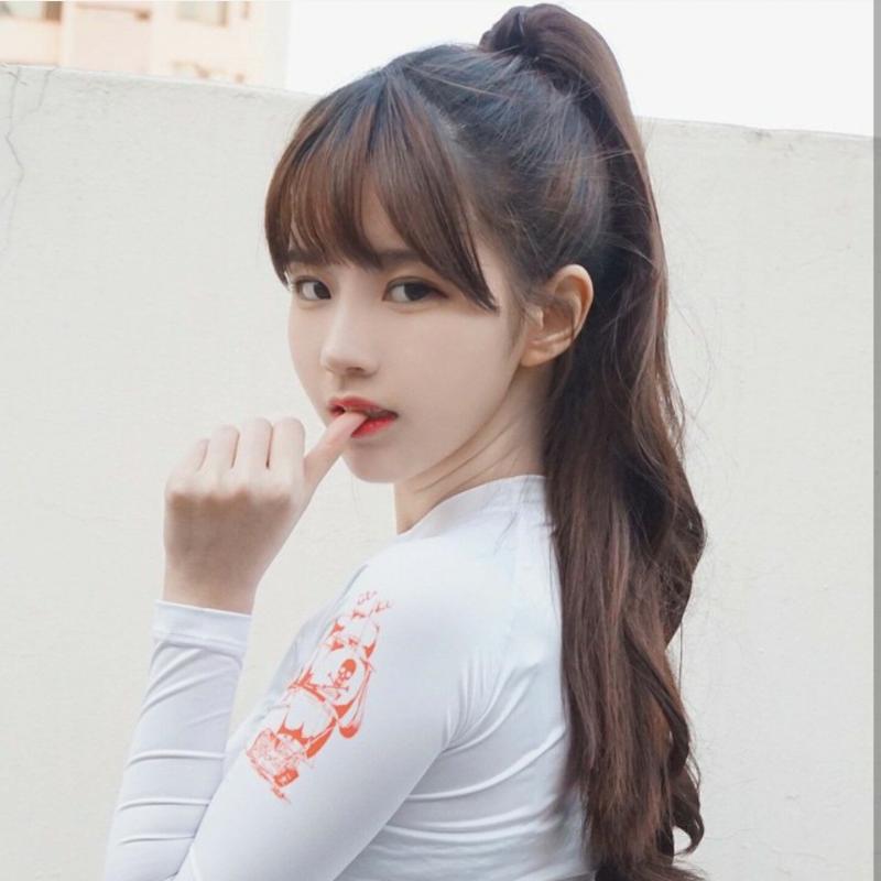 Корейская чёлка у девушек