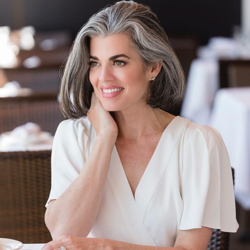 Седина у женщин в волосах ( 35 фото )