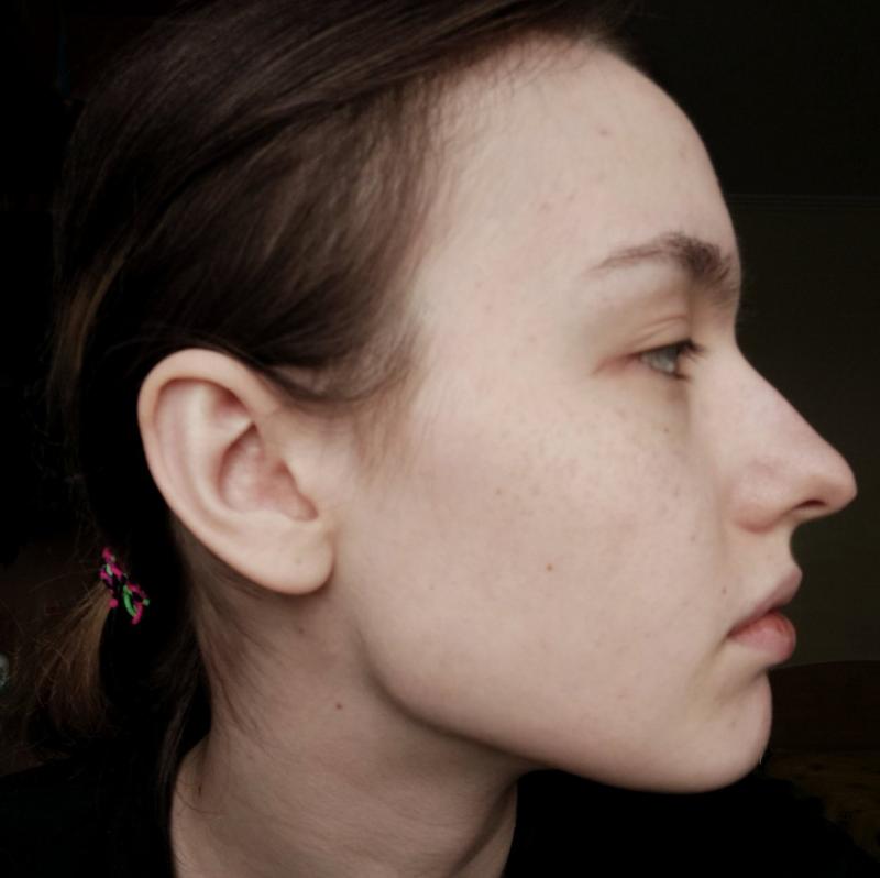 Красивые девушки с горбинкой на носу