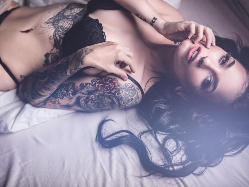 Очаровательные девушки с пирсингом