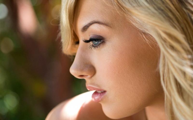 Очаровательные женщины с огромным носом