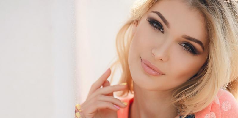 Макияж для кареглазых блондинок