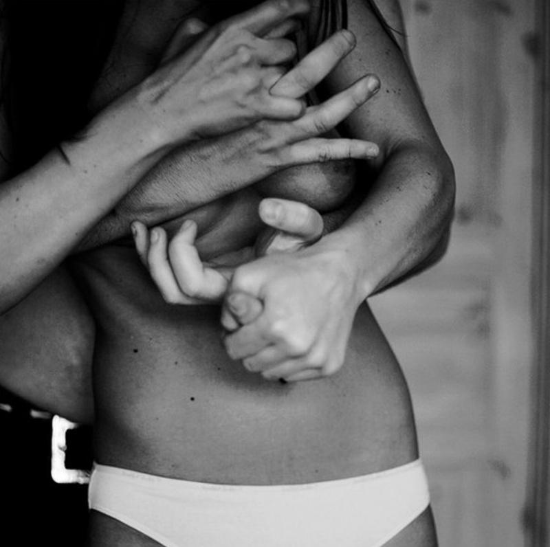 Объятия парня и девушки ( 65 фото )