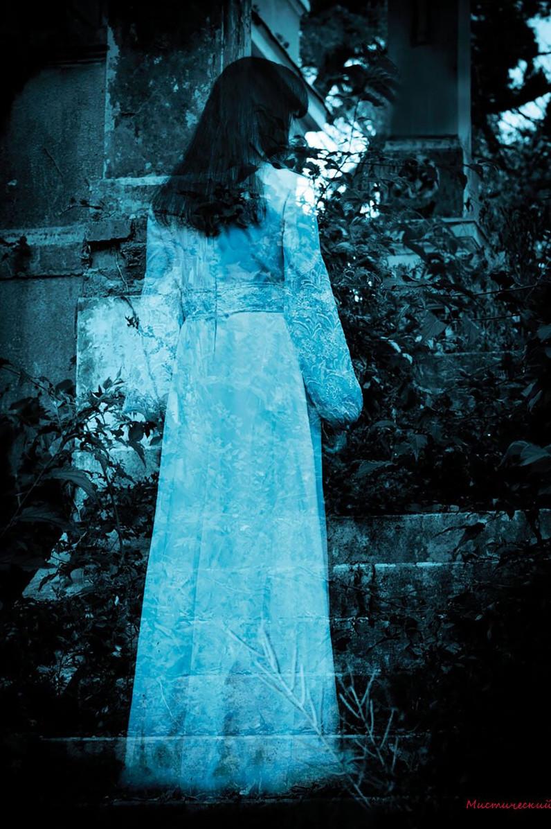 Призрак женщины в белом