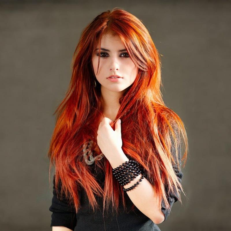 Рыжие волосы с белыми прядями