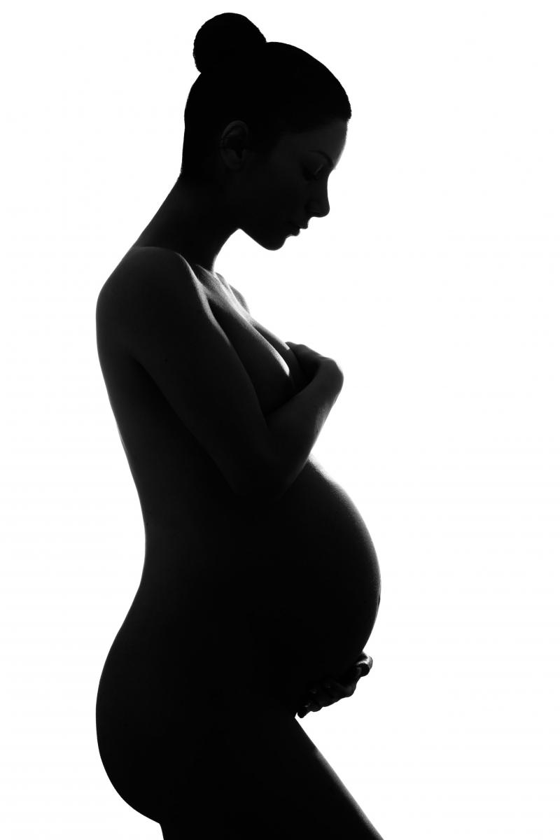 Силуэт беременной женщины