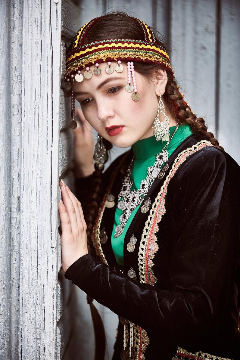 Фото татарок в нижнем белье и костюмах