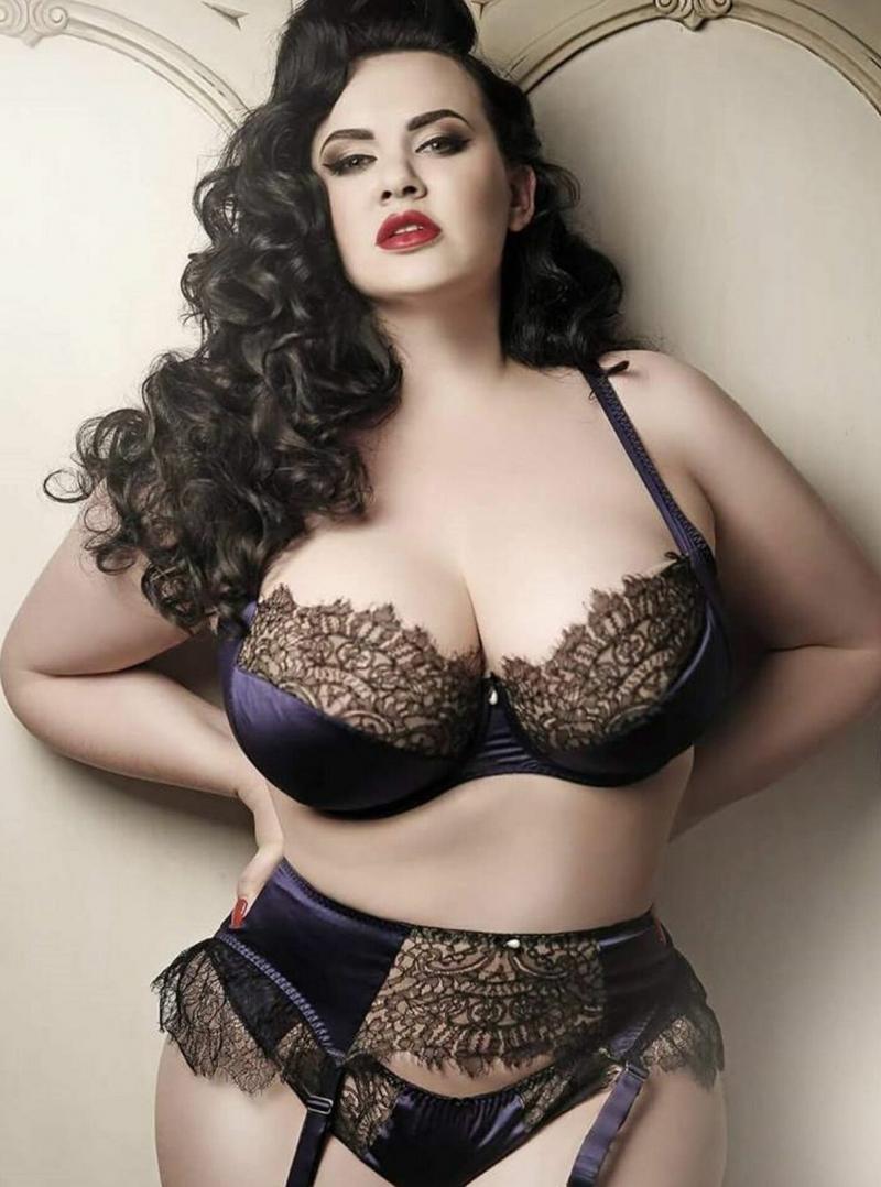 Толстые женщины в белье