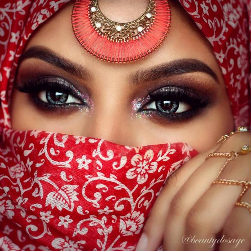 Восточные глаза девушек