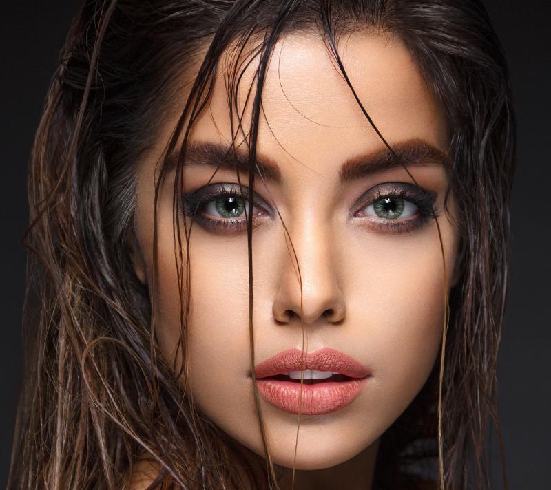 Женщины с большими чертами лица