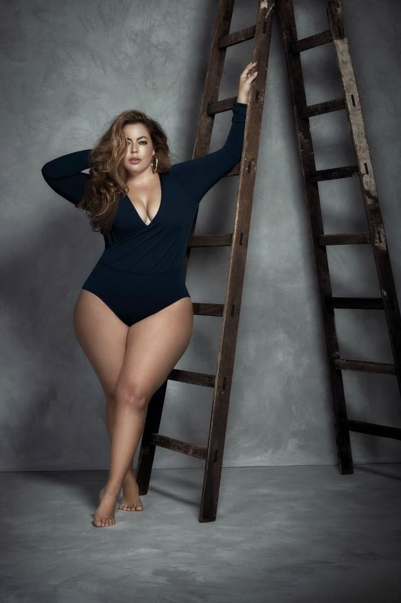 Женщины с полными ногами