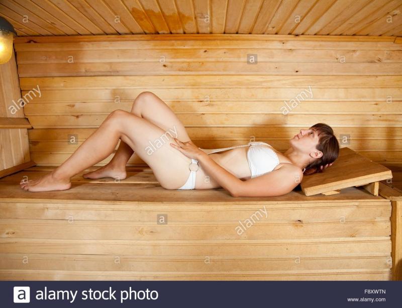 Женщины в деревенской бане