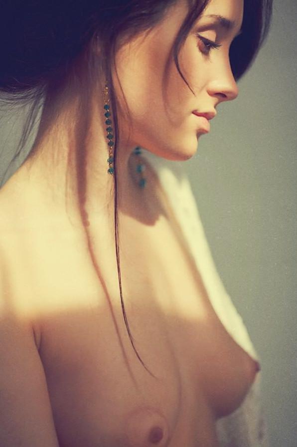 Смотреть фото: классная грудь, розовая попка и красивая студентка