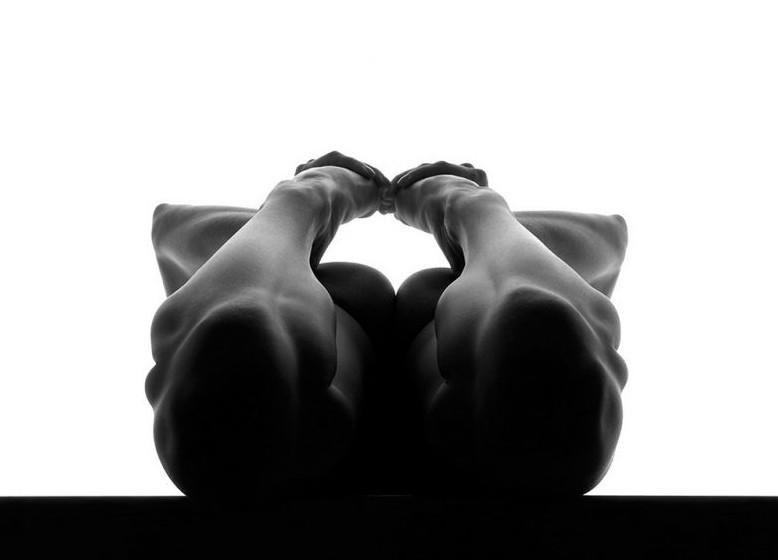 Фото: Чудеса гибкости в ню известного фотографа