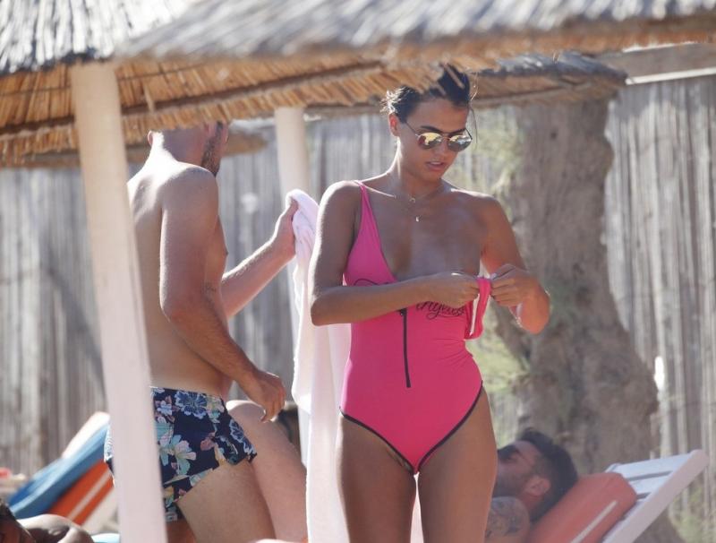 Фото: модель та телезірка Софія Суескун топлес