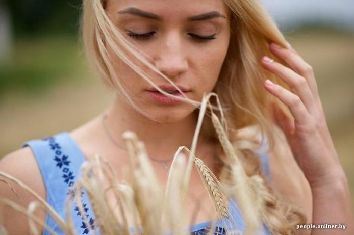 Фото: Полевая фотосессия белорусских красавиц