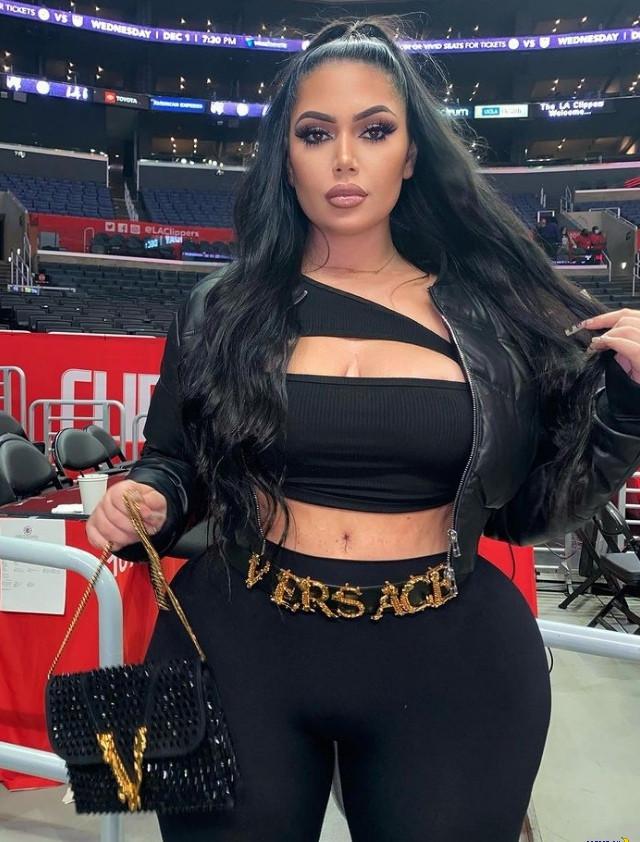 Фото: Усовершенствованный двойник Ким Кардашьян