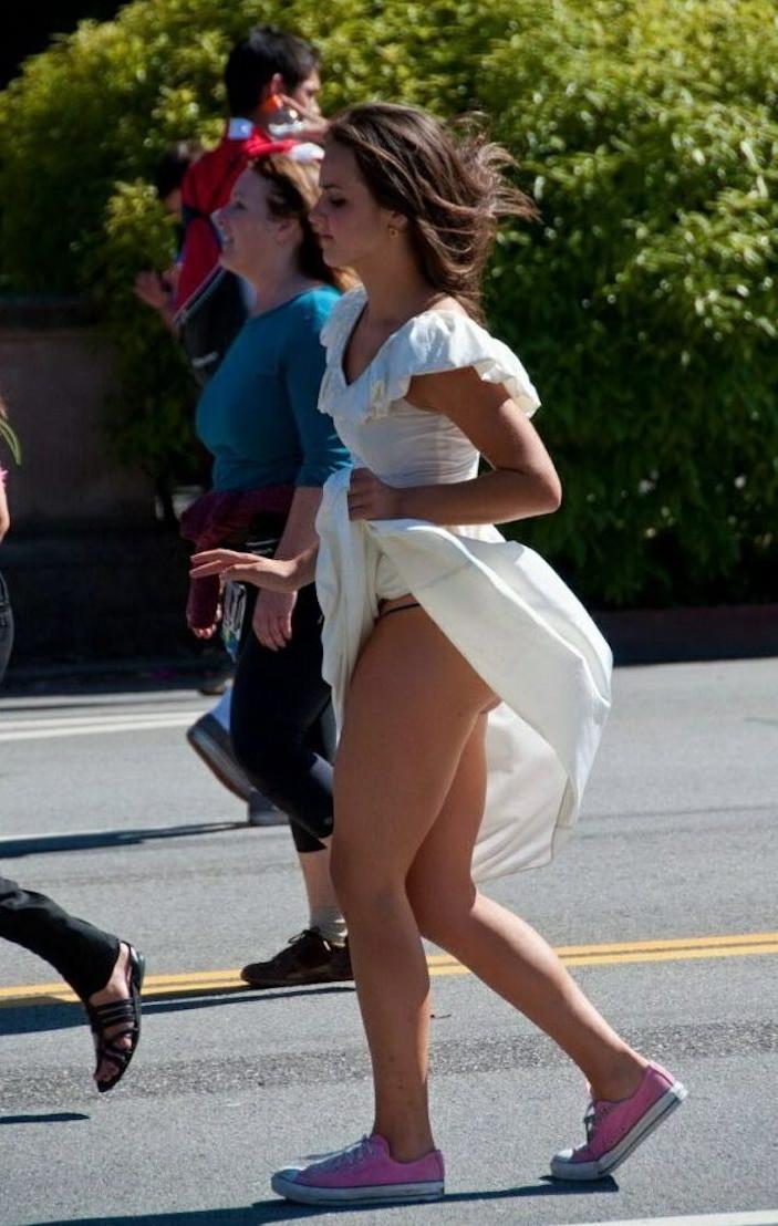 Фото: Вульгарні фото приколи з дівчатами