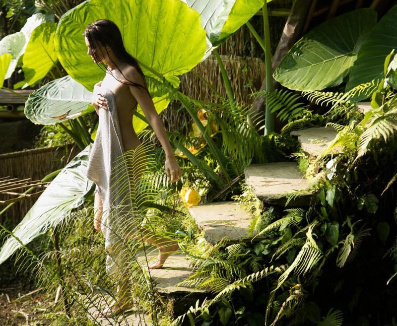 Фото: американська модель із Сан-Дієго Ембер Флауерс у відвертій фотосесії