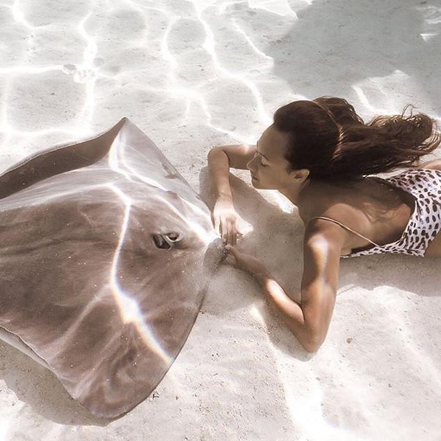 Фото: Прелестная модель Рава Рэй по прозвищу «Царица скатов»