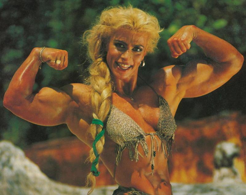 Фото: Девушки, слегка перетрудившиеся в спорт-зале