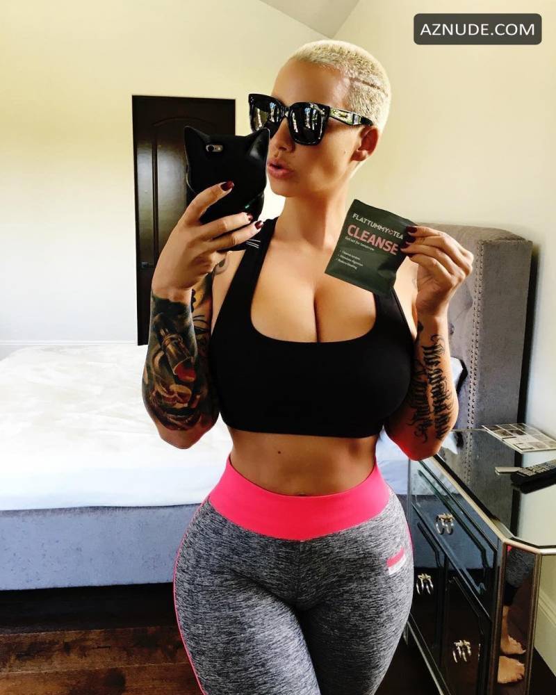 Фото - Модель:  Amber Hardin