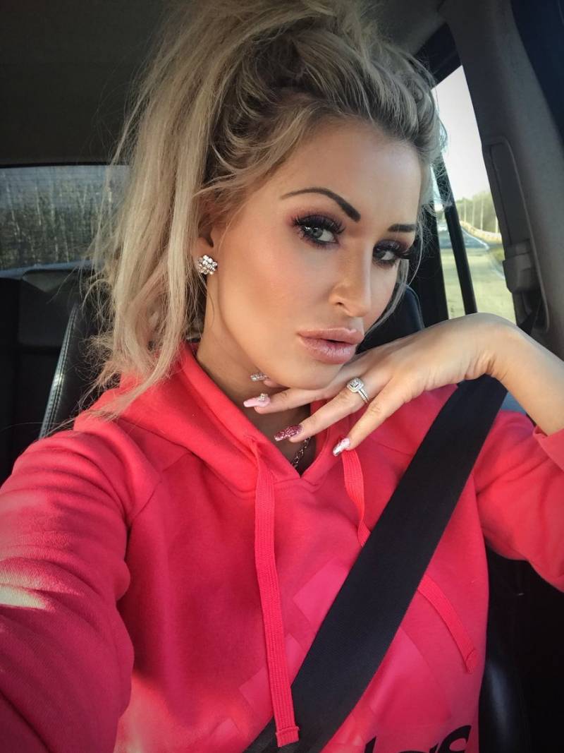 Фото - Модель:  Brooklyn Blue