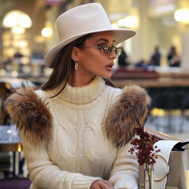 Фото - Модель:  Rita Milan