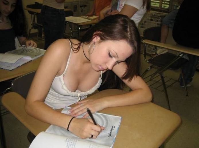 Фото: Девушки и декольте на 19.10.22