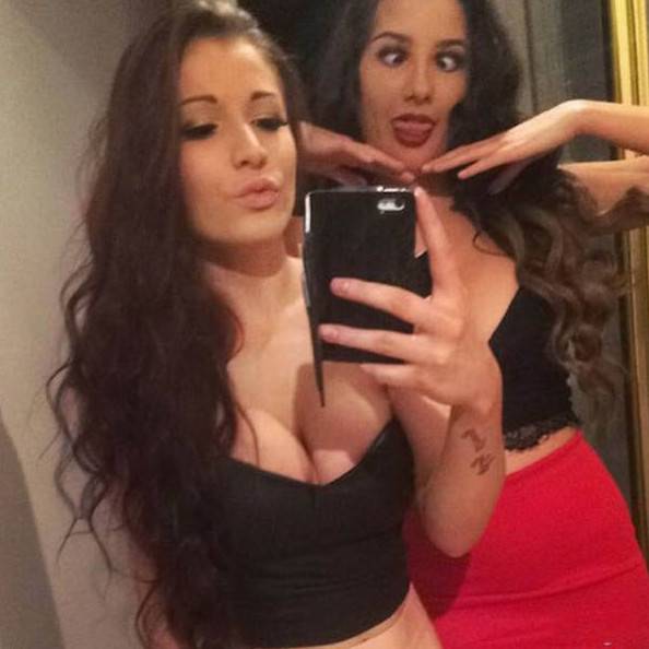 Фото: Милые девушки дурачатся