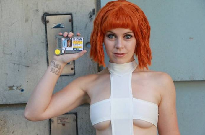 Фото: Женевьев Мари в виде Лилу из «5-ого элемента»