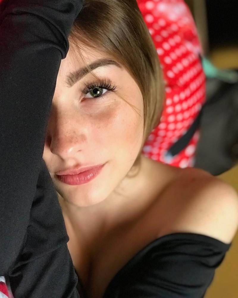 Девушка дня: Виктория Мондони, бразильская гордость на фото