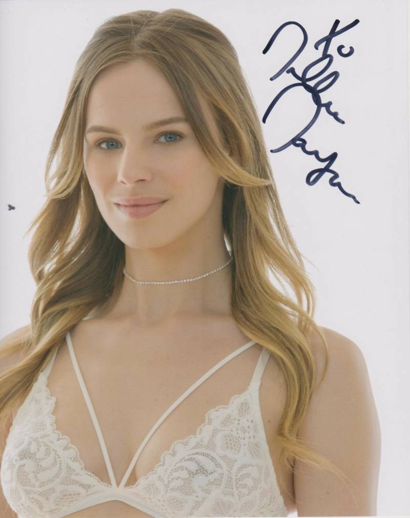 Фото - Модель:  Jillian Brookes