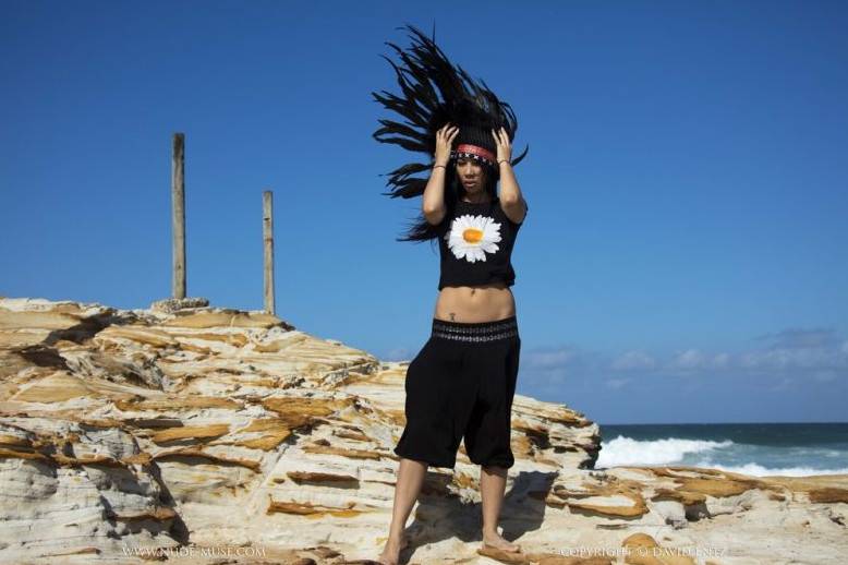 Фото - Обнаженное чудо в перьях