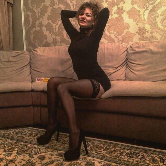 Наши жёны в домашних условия почти голышом (23 фото)