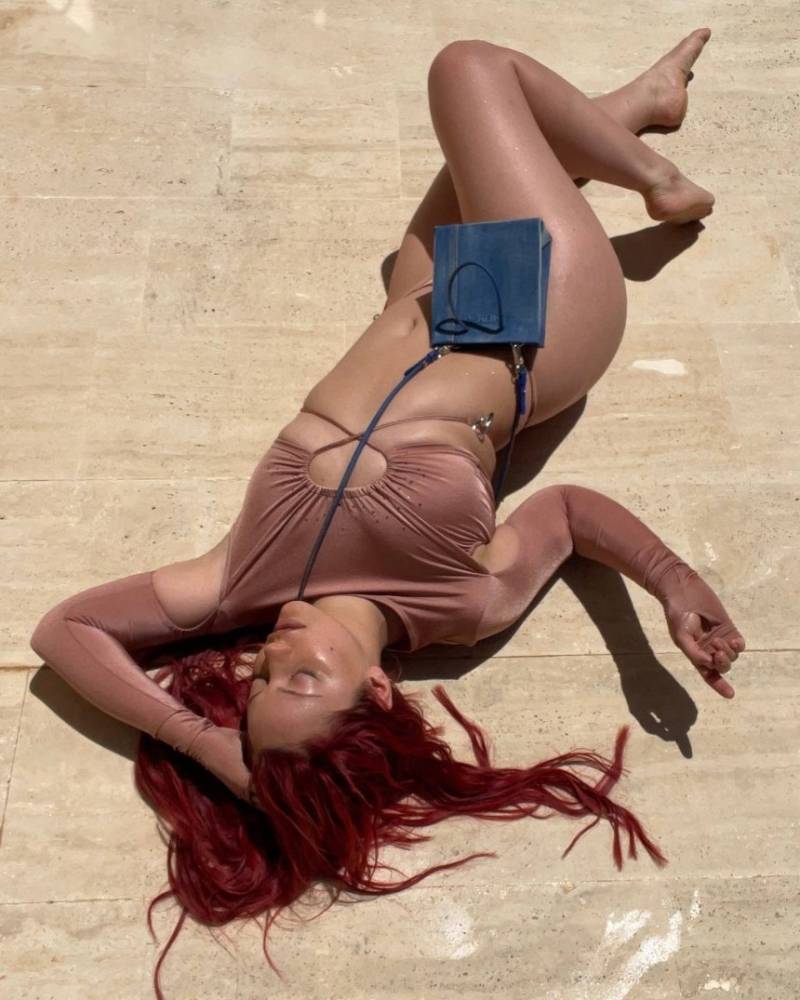 Новая фотосессия Кати Кищук: взгляд в будущее