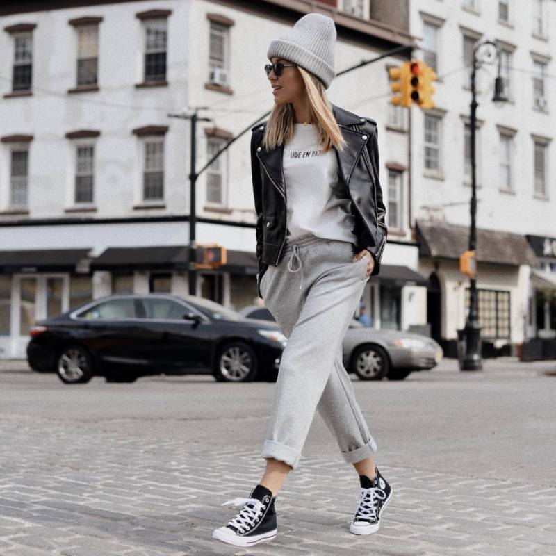 Красивые спортивные образы: модные молодежные луки с Adidas Superstar, Кара Делевинь и Селена Гомес