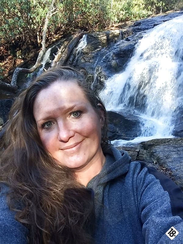 Соблазнительные ню бывшей жены у водопада - 15 фото