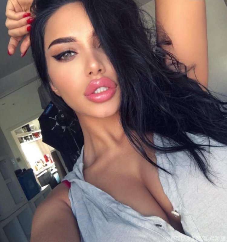 Преимущества и особенности девушек с накаченными губами